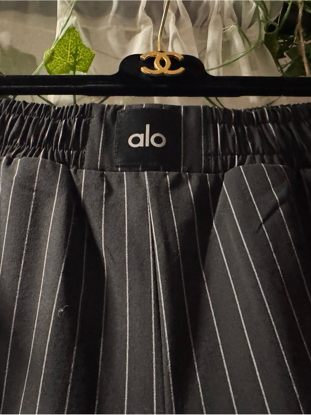 NWT ALO Pinstripe Daylight Boxer Pant in Blk/ Titanium - S (Regular) - Picture 4 of 7